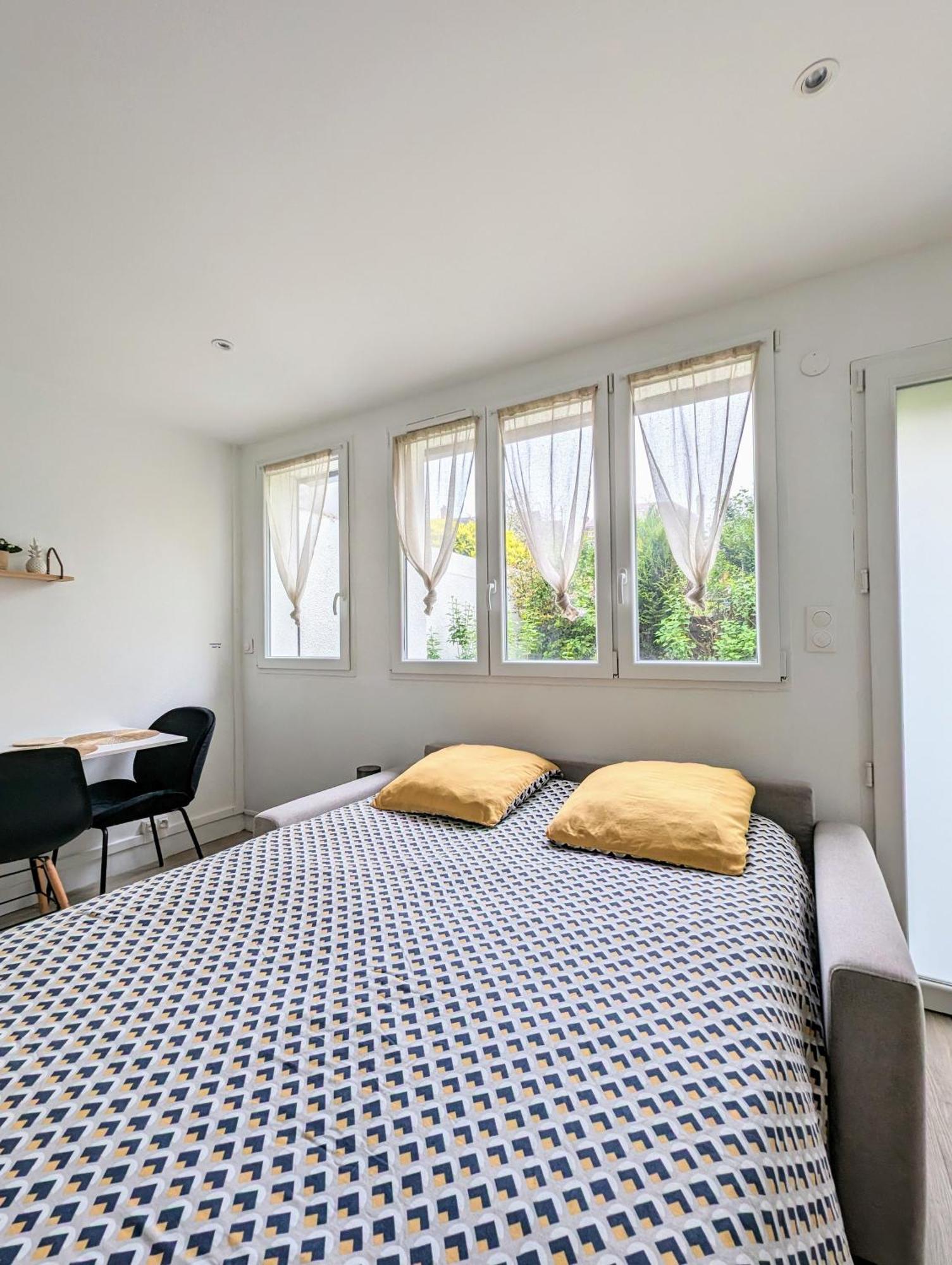 Stockholm- Studio Serenite Avec Jardin Charleville-Mézières エクステリア 写真